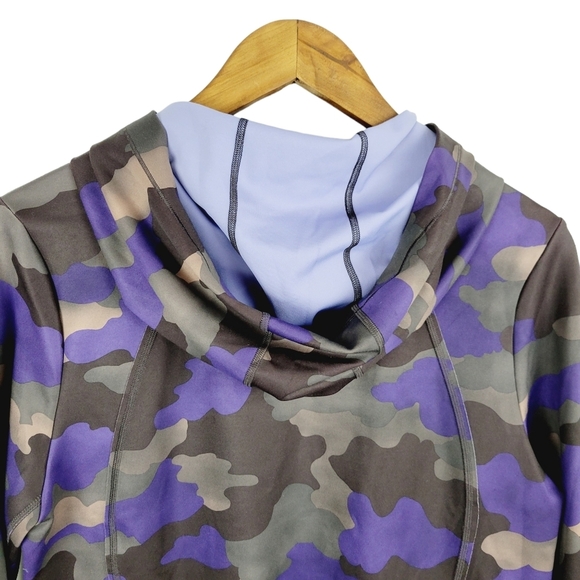 Athleta pullover cropped hoodie in camo print size M - Picture 8 of 12